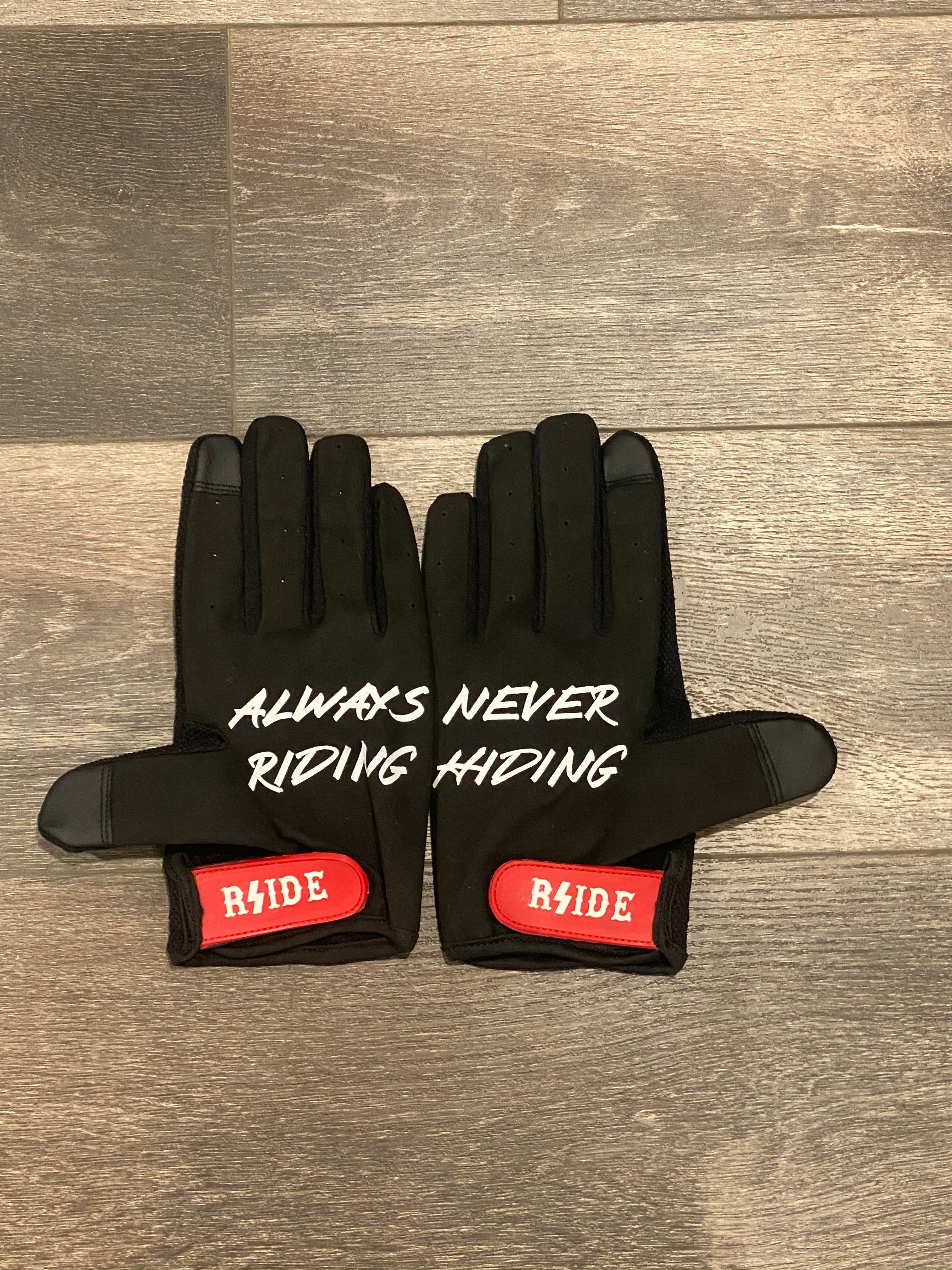 Rside black and white support gloves – RSIDE 81 Support Gear
